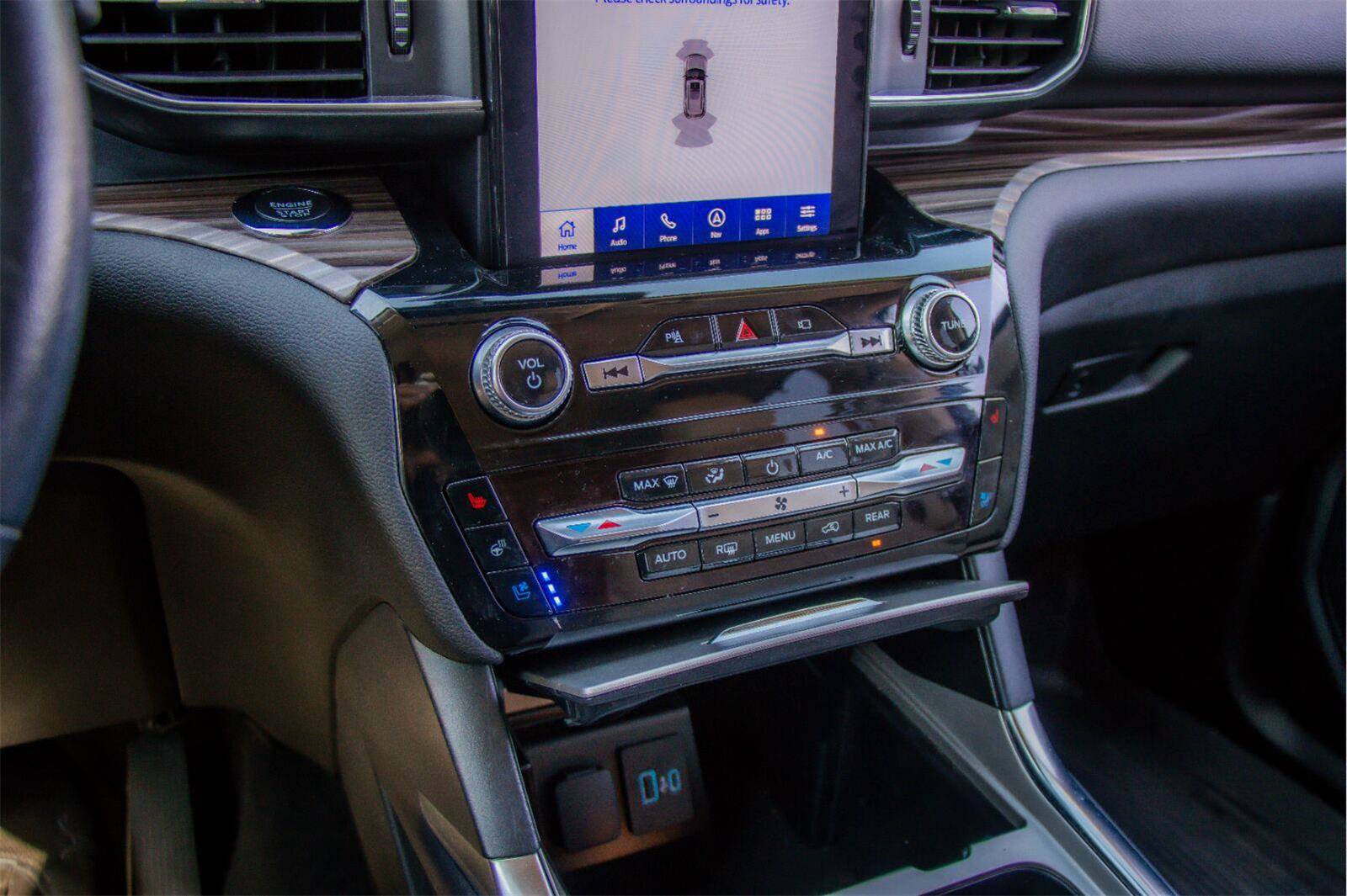 Used 2023 Ford Explorer Limited w/ Limited Technology Package RWD image 18