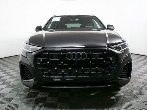 Used 2025 Audi Q8 Premium image 36
