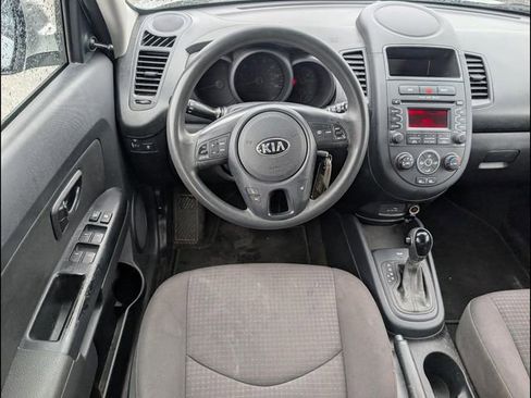 Used 2013 Kia Soul FWD image 8