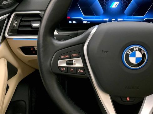 Used 2024 BMW i4 xDrive40i w/ Premium Package AWD/4WD image 17