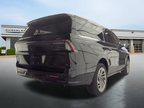 Used 2025 Lincoln Navigator L Reserve image 5