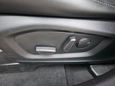 Used 2022 Ford Explorer XLT w/ Equipment Group 202A image 30