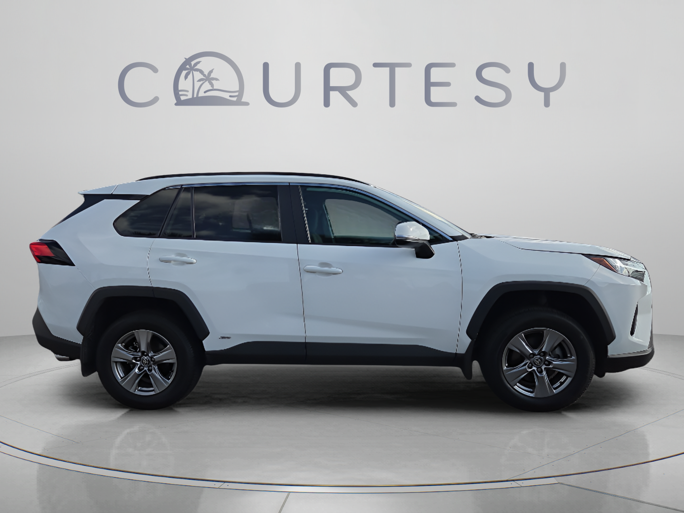Used 2024 Toyota RAV4 XLE AWD/4WD image 6