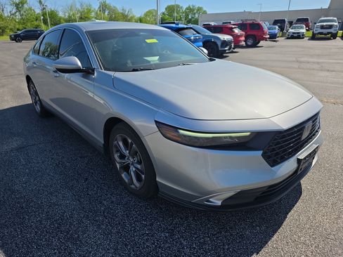 Used 2023 Honda Accord EX image 1