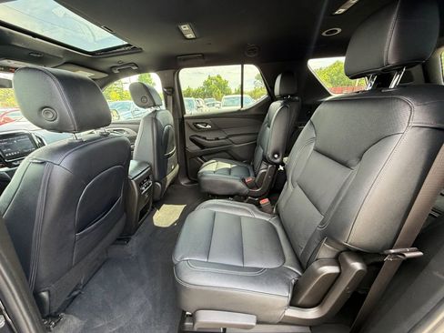 Used 2023 Chevrolet Traverse LT FWD image 27