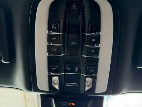 Used 2017 Porsche Macan S image 41