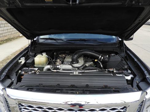 Used 2018 Nissan Titan SL w/ Chrome Package image 44