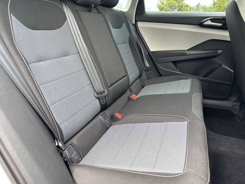 Certified 2025 Volkswagen Taos S FWD image 27
