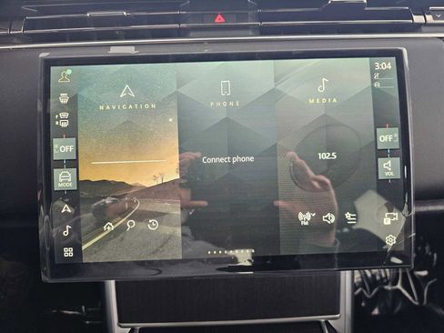 New 2025 Land Rover Range Rover SE image 24