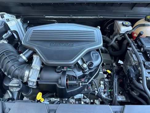 Used 2022 GMC Acadia AT4 w/ Technology Package image 59