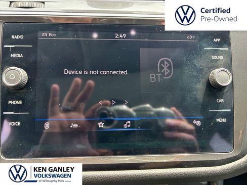Used 2022 Volkswagen Tiguan SE w/ Panoramic Sunroof Package AWD/4WD image 11