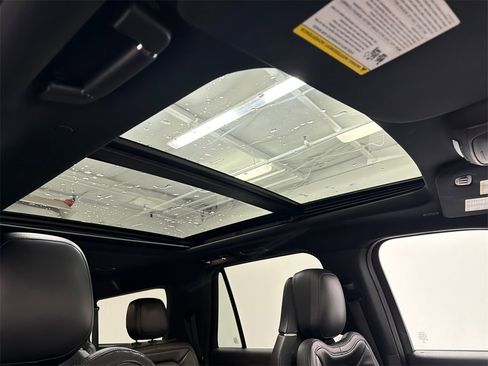 Used 2021 Lincoln Navigator L Reserve w/ Luxury Package image 15