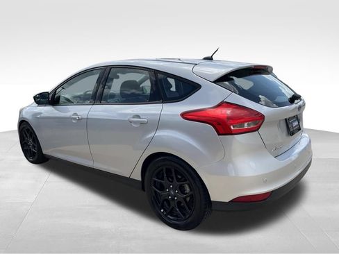 Used 2016 Ford Focus SE w/ Equipment Group 201A FWD image 7
