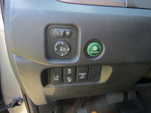 Used 2025 Honda Ridgeline Sport image 18