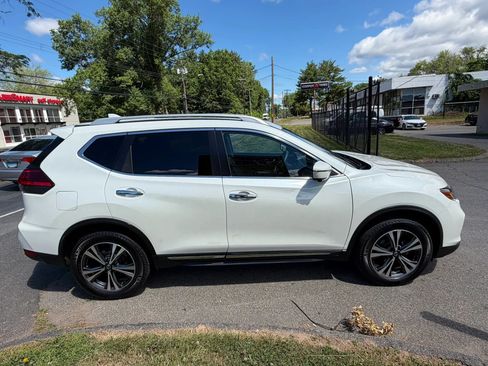 Used 2017 Nissan Rogue SL w/ SL Premium Package AWD/4WD image 3
