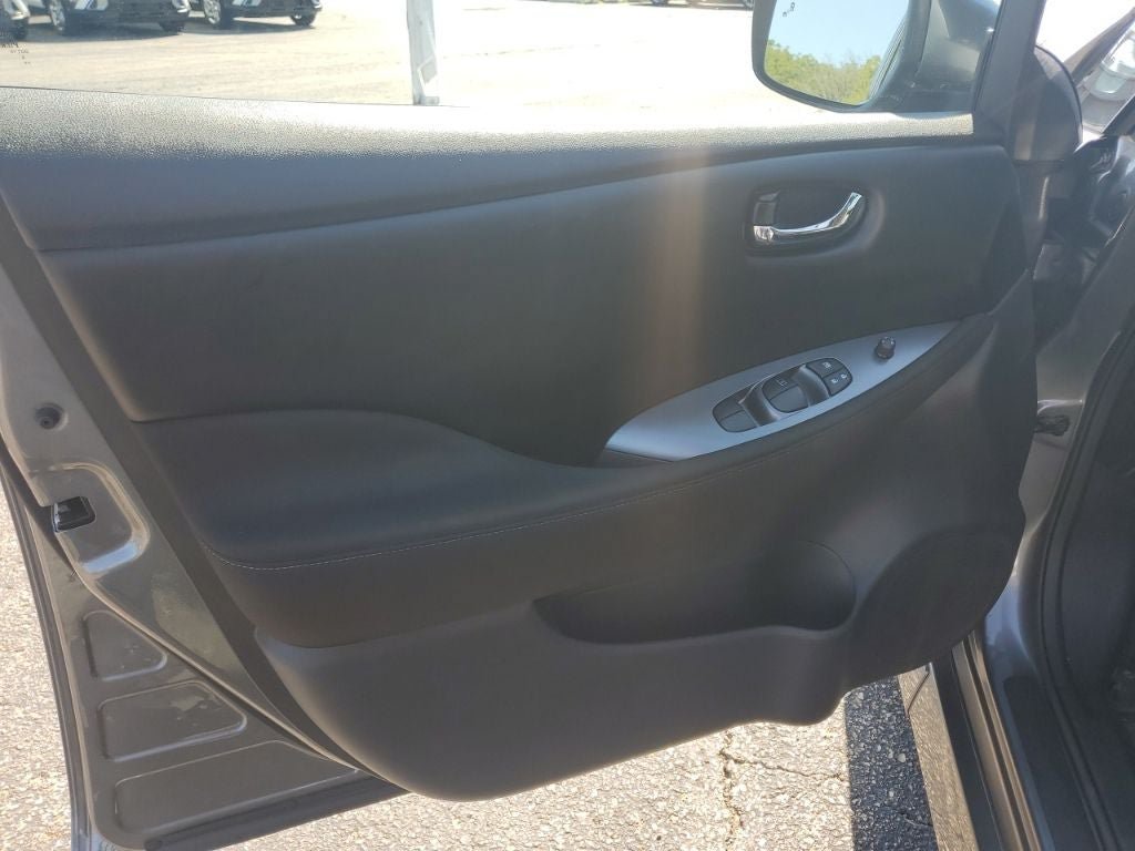 Used 2025 Nissan Leaf S FWD image 16