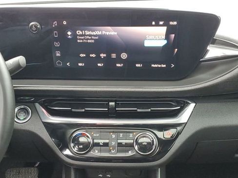 Certified 2024 Buick Envista Sport Touring w/ Convenience I Package image 32