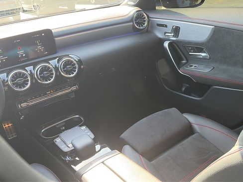 Used 2023 Mercedes-Benz CLA 250 image 17