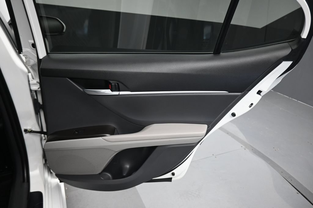 Used 2023 Toyota Camry SE FWD image 33