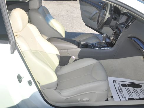 Used 2011 INFINITI G37 Journey w/ Premium Pkg image 16