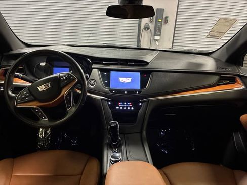 Used 2020 Cadillac XT5 Premium Luxury FWD image 12
