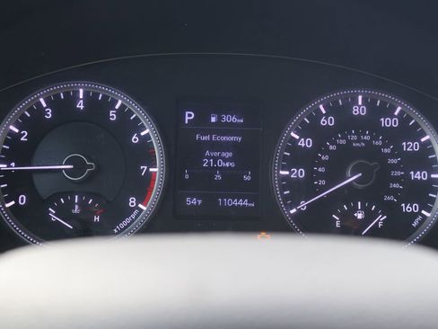 Used 2020 Hyundai Santa Fe SE image 2