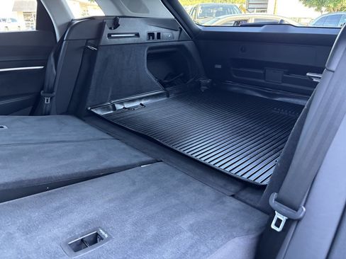 Used 2019 Audi e-tron Prestige w/ Prestige Package AWD/4WD image 25