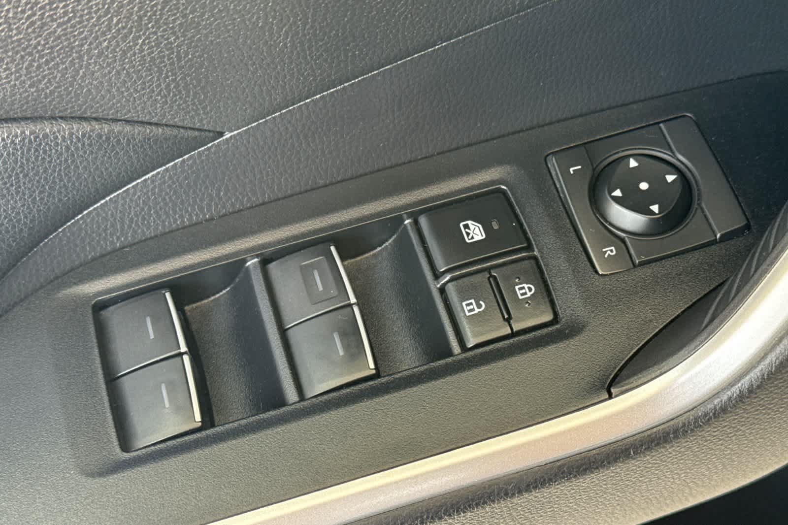 Used 2022 Toyota RAV4 XLE AWD/4WD image 13
