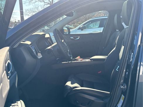 New 2026 Volvo XC60 B5 Ultra w/ Protection Package Premier image 10