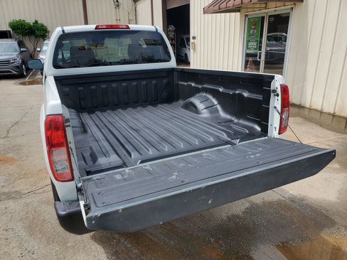 Used 2019 Nissan Frontier S RWD image 55
