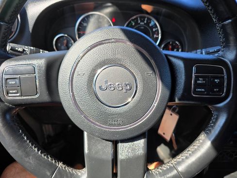 Used 2017 Jeep Wrangler Unlimited Sport w/ Quick Order Package 24S AWD/4WD image 15