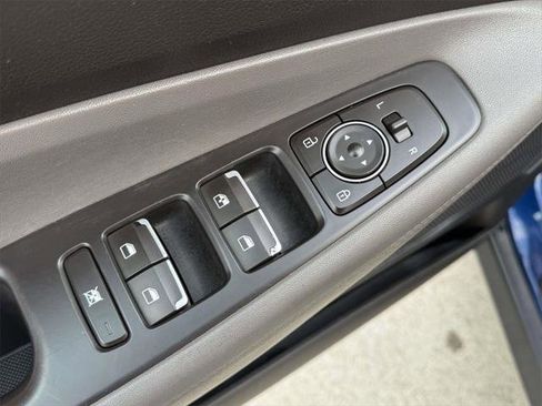 Used 2020 Hyundai Santa Fe SE image 14