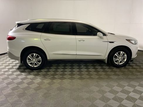 Used 2019 Buick Enclave Essence image 11