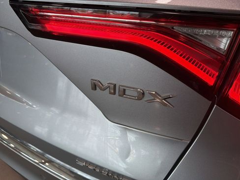 Used 2023 Acura MDX SH-AWD w/ Technology Package image 19