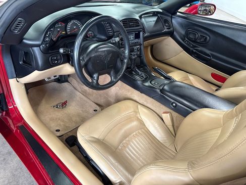 Used 2004 Chevrolet Corvette Convertible w/ Preferred Equipment Group image 44