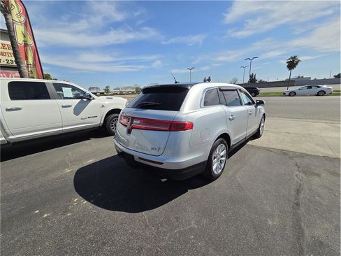 Used 2018 Lincoln MKT AWD w/ Technology Package image 5