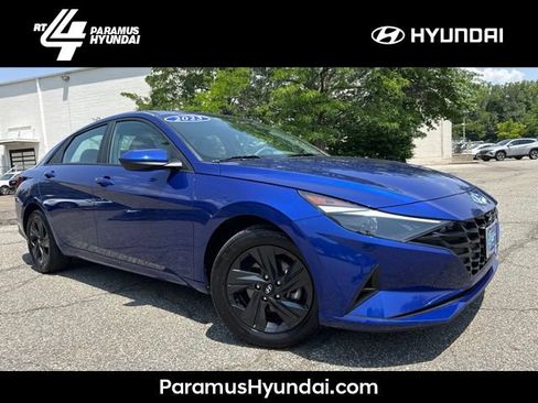Used 2023 Hyundai Elantra SEL FWD image 1