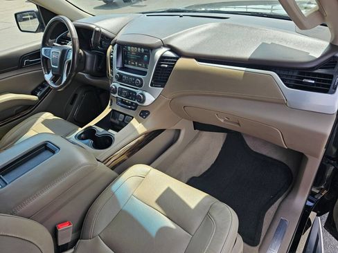 Used 2019 GMC Yukon XL SLT w/ Open Road Package AWD/4WD image 15