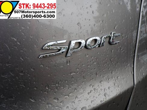 Used 2017 Hyundai Santa Fe Sport FWD image 16