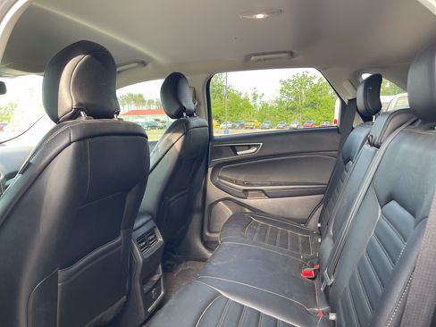 Used 2019 Ford Edge SEL w/ Cold Weather Package AWD/4WD image 11
