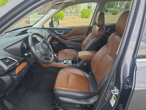 Used 2023 Subaru Forester Touring AWD/4WD image 12
