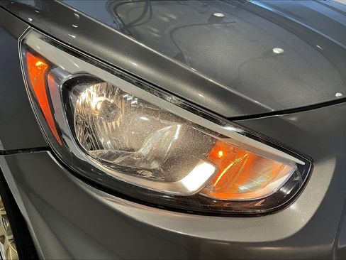 Used 2017 Hyundai Accent SE FWD image 30