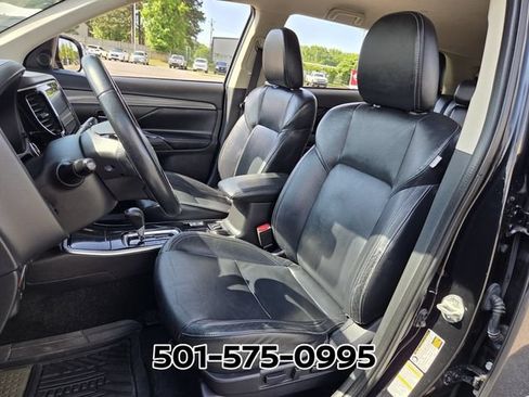 Used 2020 Mitsubishi Outlander FWD image 7