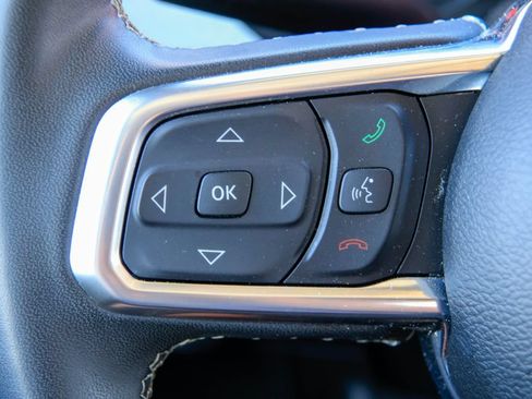 Used 2025 Jeep Wrangler Unlimited Sahara AWD/4WD image 12