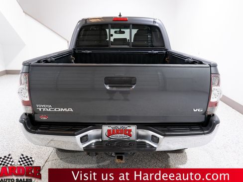 Used 2014 Toyota Tacoma 4x4 Double Cab w/ Limited Package image 4
