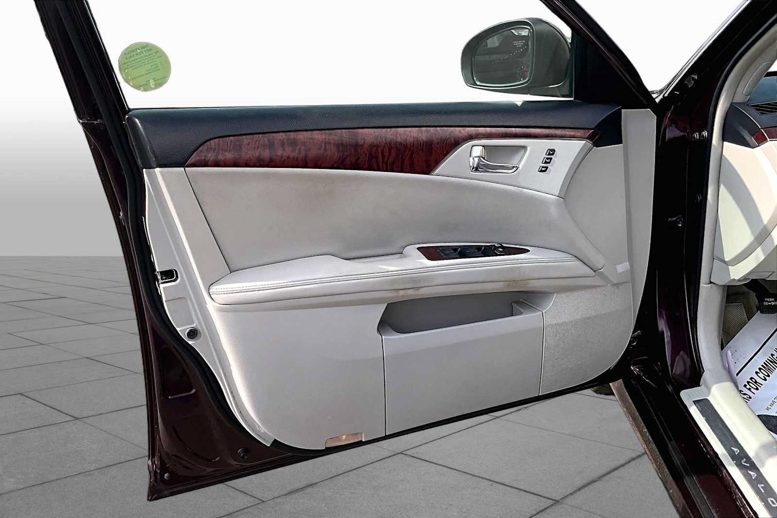Used 2011 Toyota Avalon Limited FWD image 21