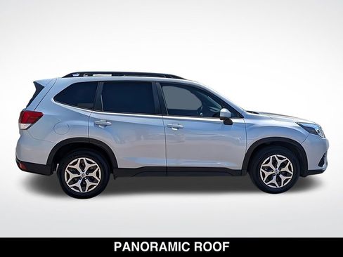 Used 2022 Subaru Forester Premium AWD/4WD image 10