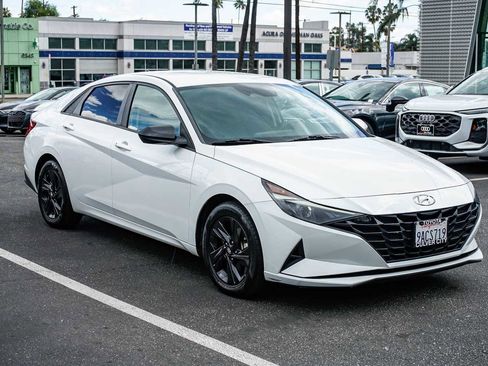 Used 2022 Hyundai Elantra SEL image 5