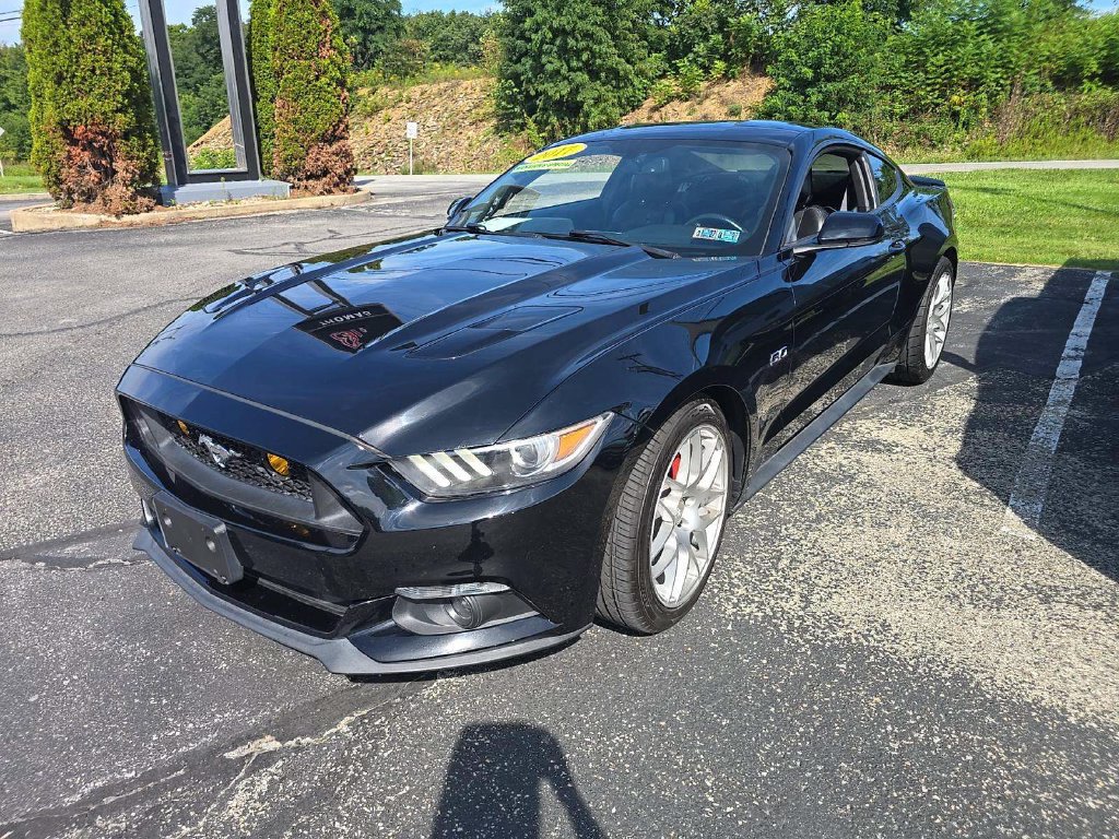 Used 2017 Ford Mustang GT Premium RWD image 3