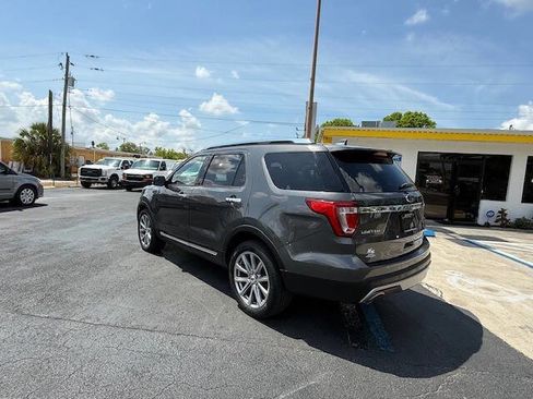 Used 2017 Ford Explorer Limited image 6